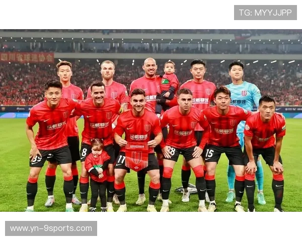 成都蓉城严鼎皓边路快速传中：开启足球新时代的速度与激情